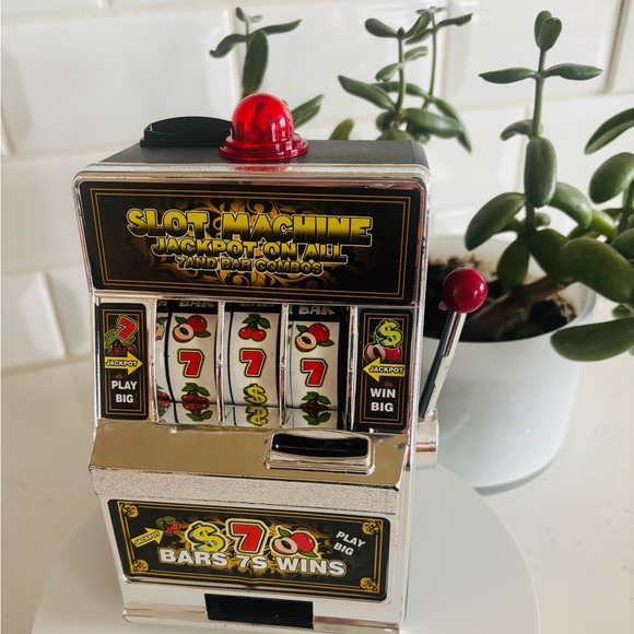 Mini Jackpot Machine - Picture 1 of 2